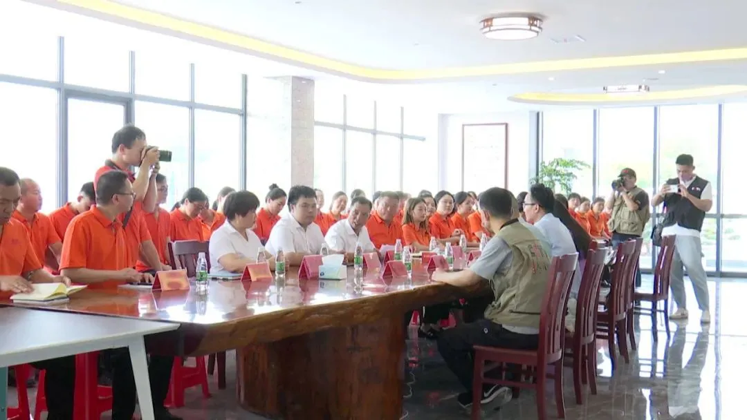 CCTV Program Group “Great Manufacturer in Great Country” S Framing Shot At Hubei Wanli’s Factory 2 team
