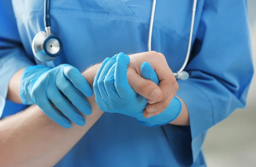 disposable gloves for hospital