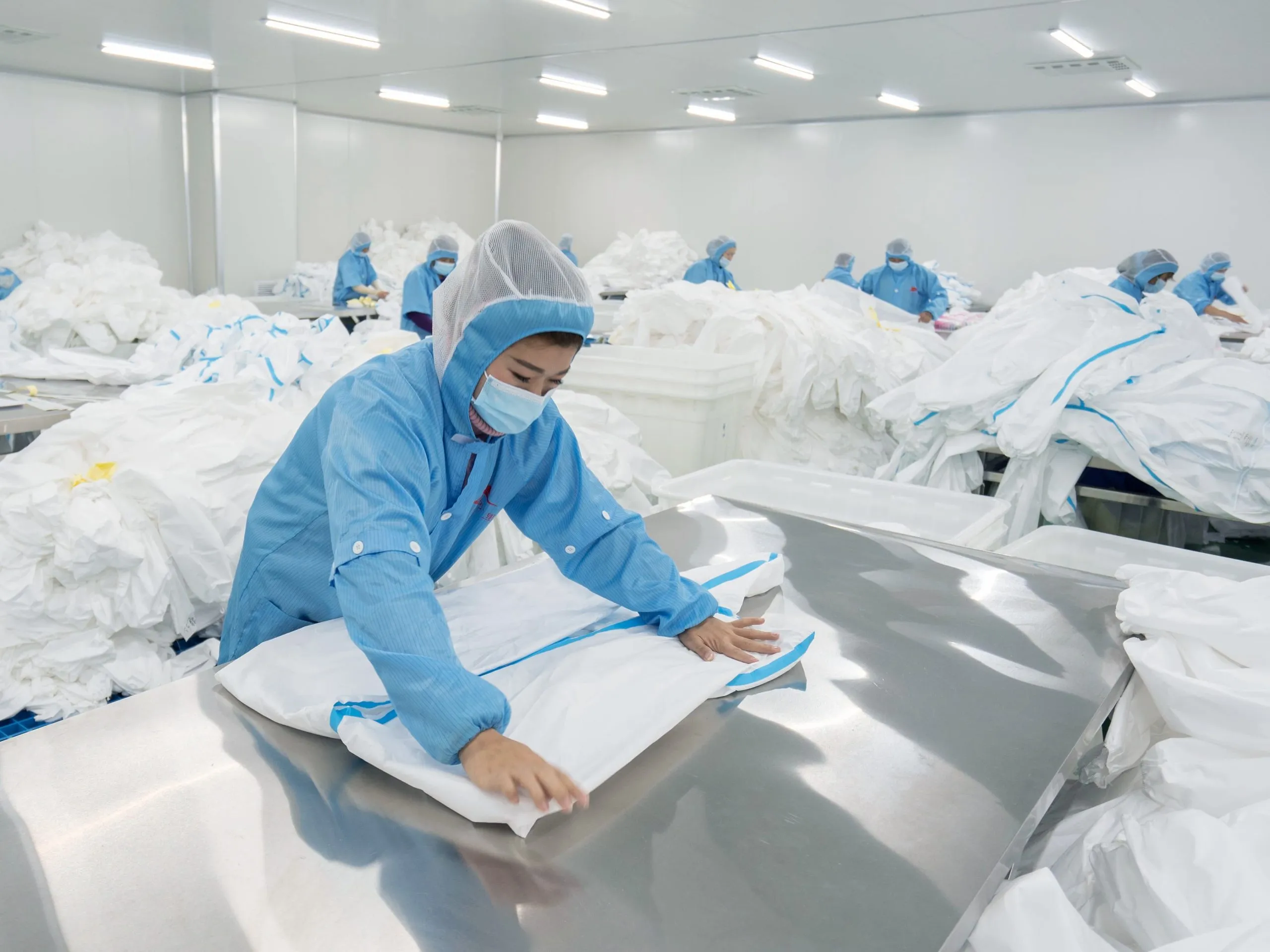 Coverall Manufacturer 60 folding the disposable coverall